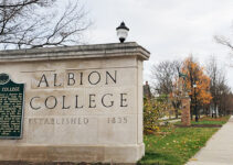How to Apply for Albion College Scholarships USA 2022.