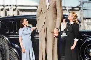 The World’s Tallest Man in History.