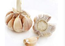 What Happens When You Eat Raw Garlic Everyday?